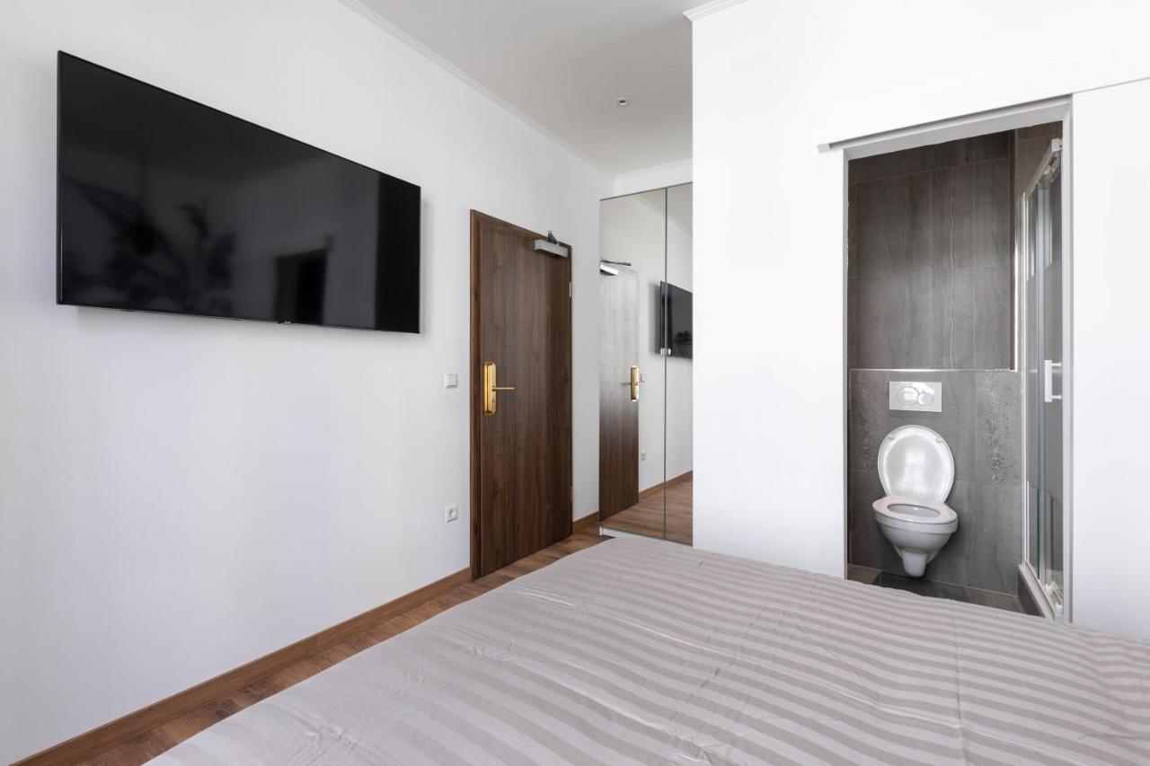 Iqs Rooms - Chambre Double Avec Salle De Bain Luxembourg Ngoại thất bức ảnh