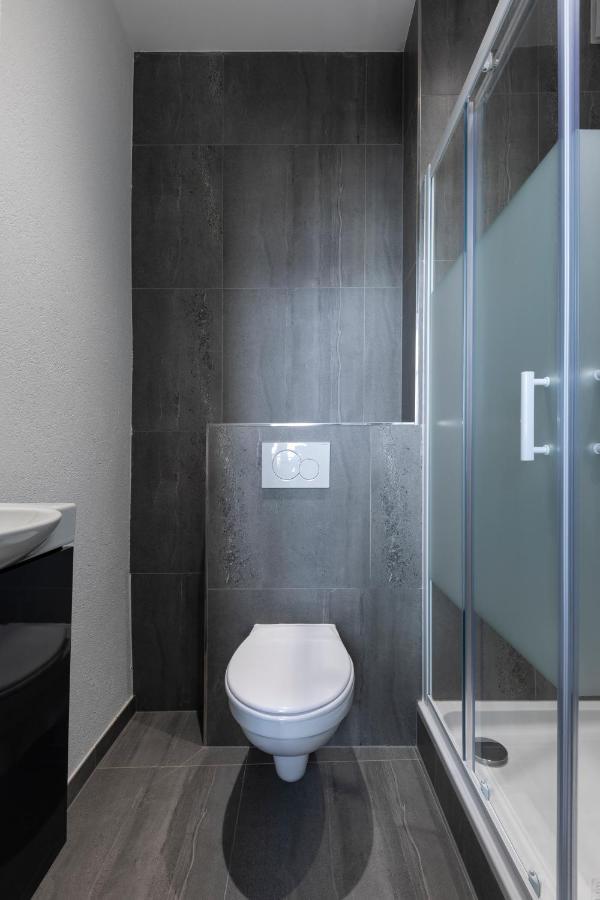 Iqs Rooms - Chambre Double Avec Salle De Bain Luxembourg Ngoại thất bức ảnh